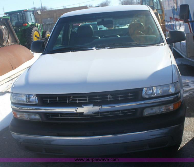 image for item 6488 2002 Chevrolet 1500 pickup truck