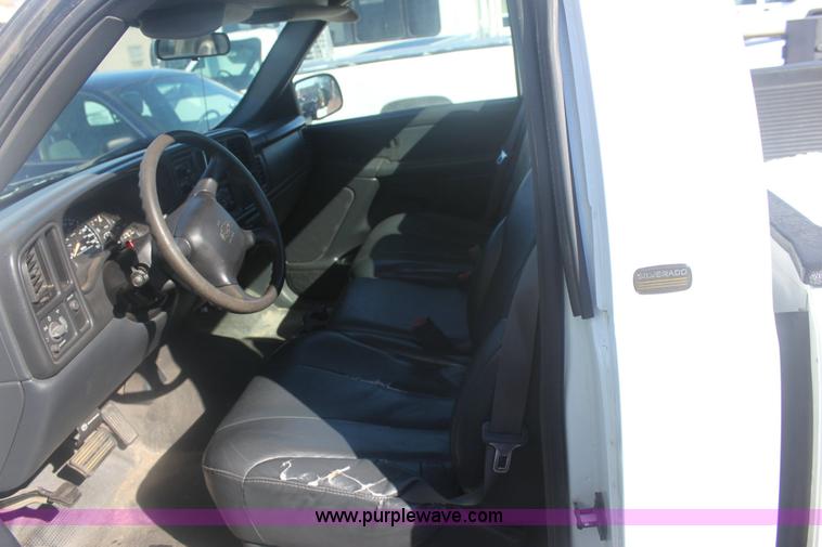 image for item 6488 2002 Chevrolet 1500 pickup truck