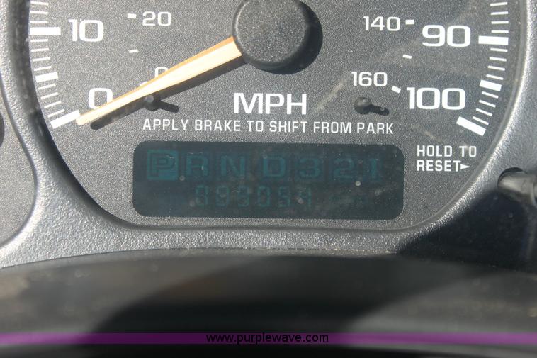 image for item 6488 2002 Chevrolet 1500 pickup truck