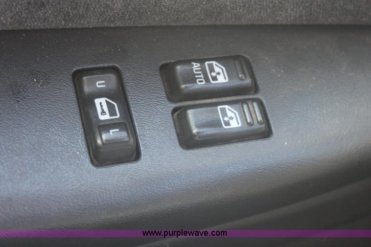 image for item 6488 2002 Chevrolet 1500 pickup truck