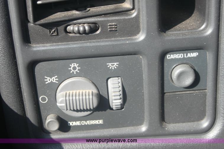 image for item 6488 2002 Chevrolet 1500 pickup truck