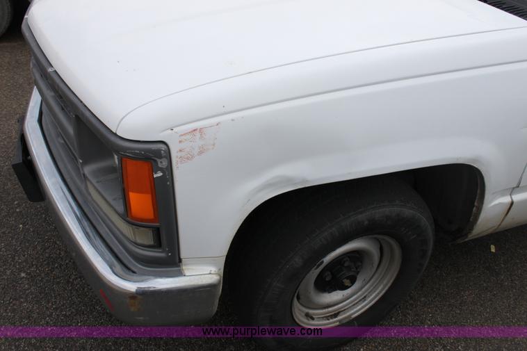 image for item 6489 1997 Chevrolet 1500 pickup truck