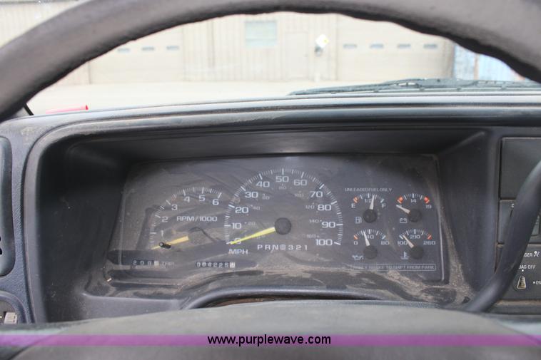 image for item 6489 1997 Chevrolet 1500 pickup truck