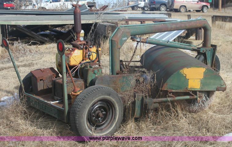 image for item 6495 Little Ford power broom