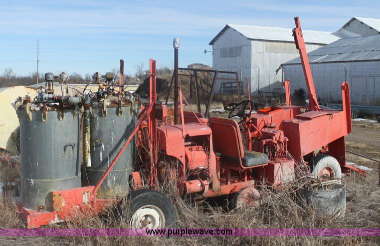 image for item 6496 1965 MB paint striper