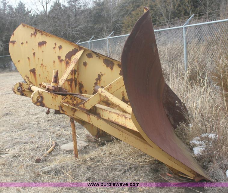 image for item 6501 Balderson BV10 V-blade snowplow