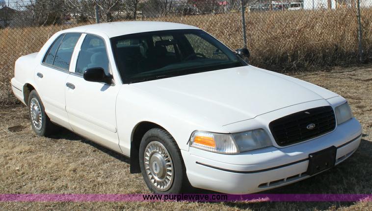 image for item 6506 2000 Ford Crown Victoria Police Interceptor