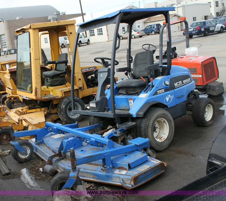image for item 6516 New Holland MC 35 riding mower