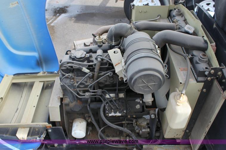 image for item 6516 New Holland MC 35 riding mower