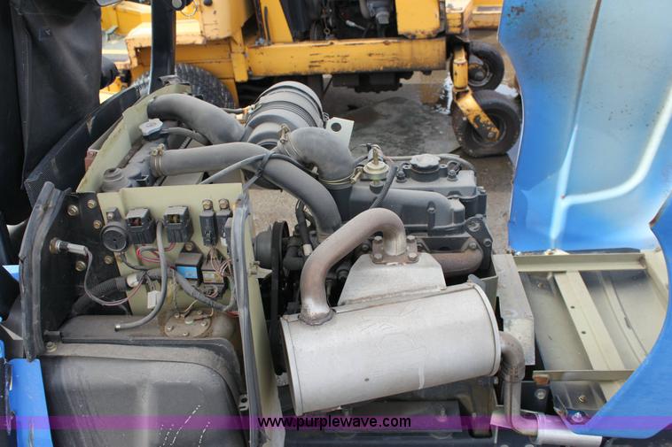 image for item 6516 New Holland MC 35 riding mower