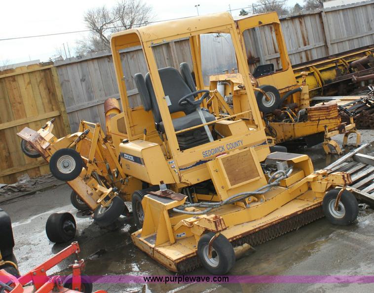 image for item 6519 Hustler Excel 4600 riding mower