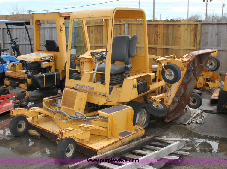 image for item 6519 Hustler Excel 4600 riding mower