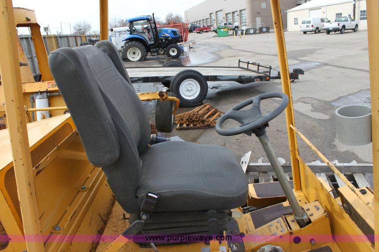 image for item 6519 Hustler Excel 4600 riding mower