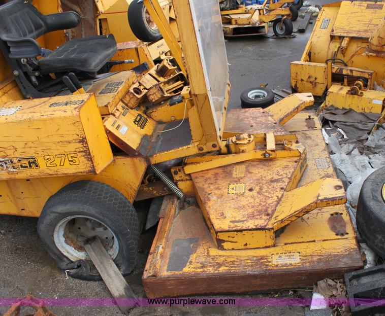 image for item 6520 Hustler Excel 275 mower for parts