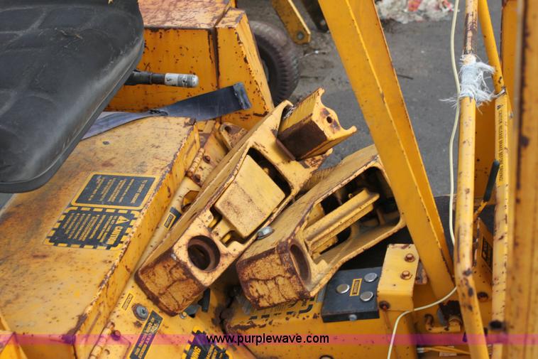 image for item 6520 Hustler Excel 275 mower for parts