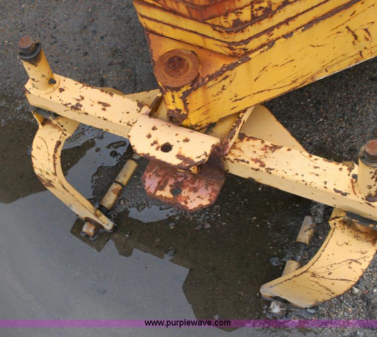 image for item 6520 Hustler Excel 275 mower for parts