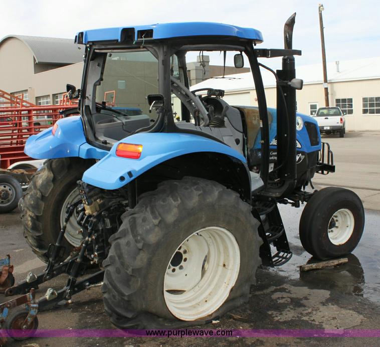 image for item 6521 2005 New Holland TS100A tractor