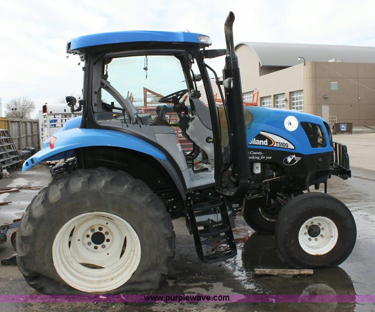 image for item 6521 2005 New Holland TS100A tractor