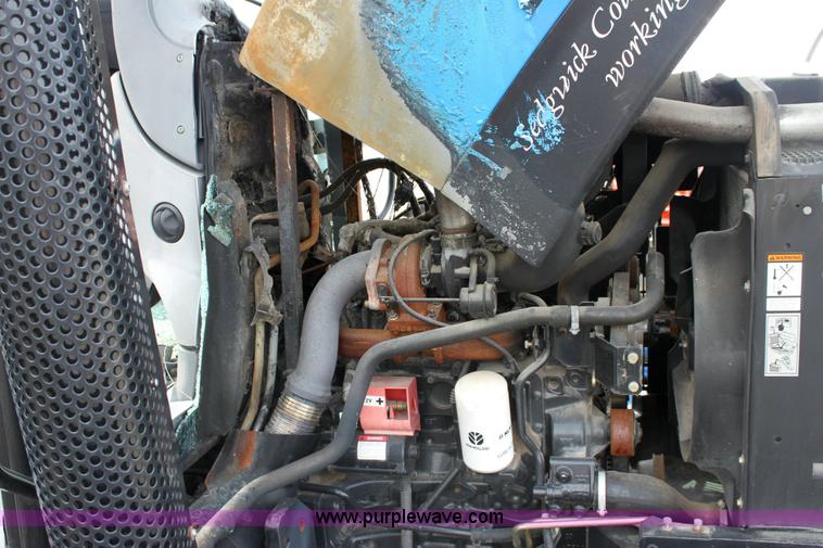 image for item 6521 2005 New Holland TS100A tractor