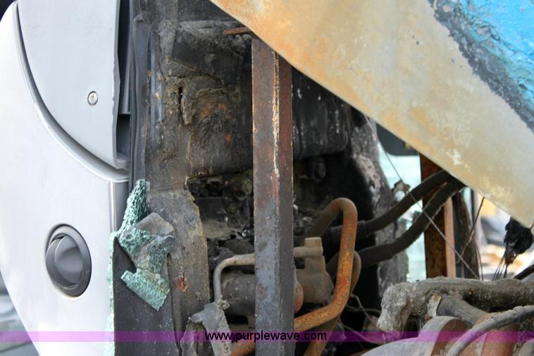 image for item 6521 2005 New Holland TS100A tractor