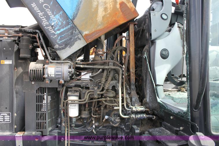 image for item 6521 2005 New Holland TS100A tractor