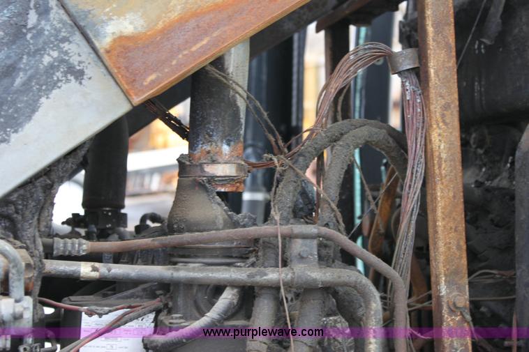 image for item 6521 2005 New Holland TS100A tractor