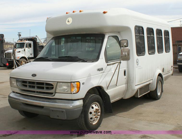 image for item 6522 1999 Ford E350 Super Duty transit bus