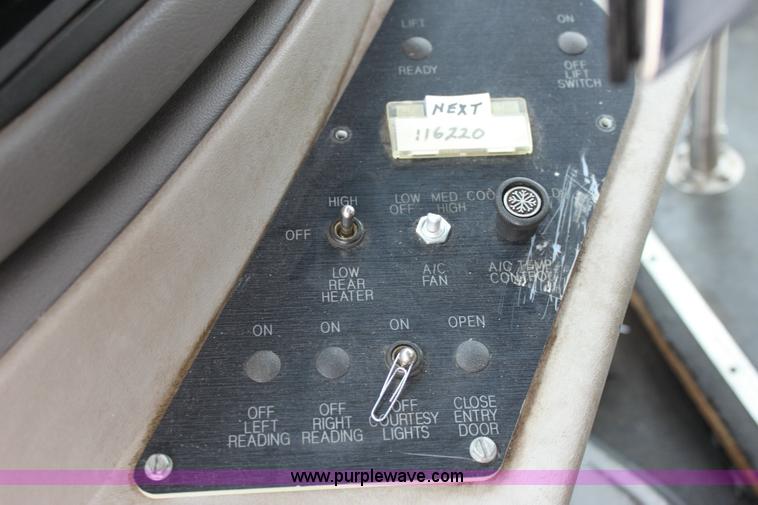 image for item 6522 1999 Ford E350 Super Duty transit bus