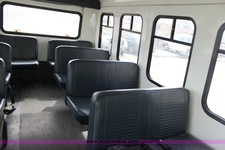 image for item 6522 1999 Ford E350 Super Duty transit bus