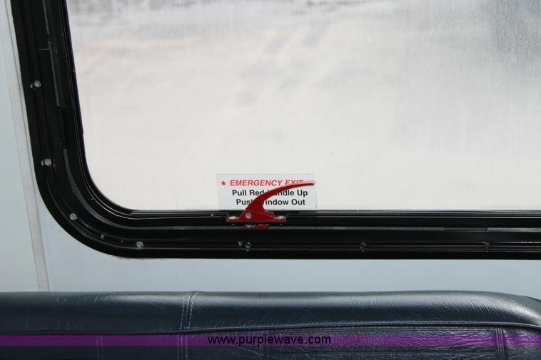 image for item 6522 1999 Ford E350 Super Duty transit bus