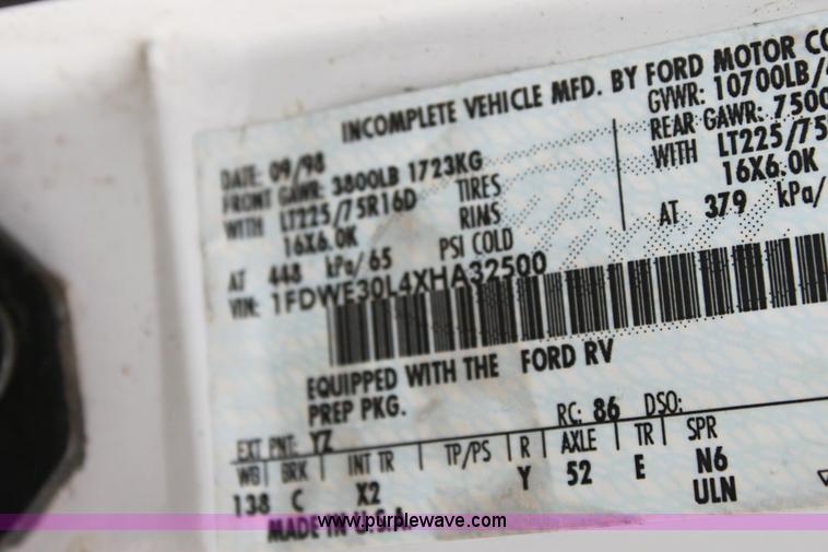 image for item 6522 1999 Ford E350 Super Duty transit bus