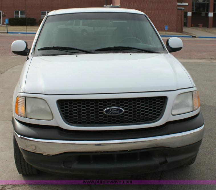 image for item 6523 2001 Ford F150 XLT supercab pickup truck