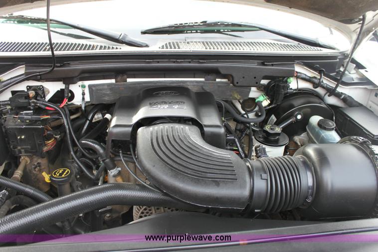 image for item 6523 2001 Ford F150 XLT supercab pickup truck