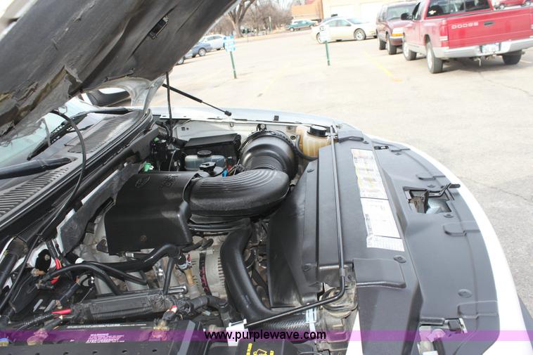 image for item 6523 2001 Ford F150 XLT supercab pickup truck