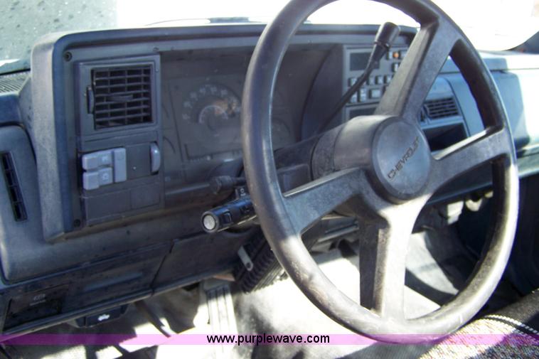 image for item 7288 1991 Chevrolet 2500 pickup truck