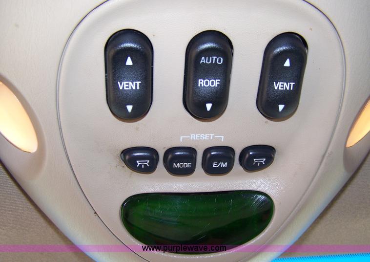 image for item 7491 2001 Ford Eddie Bauer Expedition