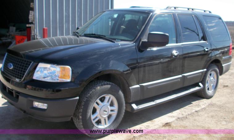 image for item 9500 2005 Ford Expedition XLT SUV