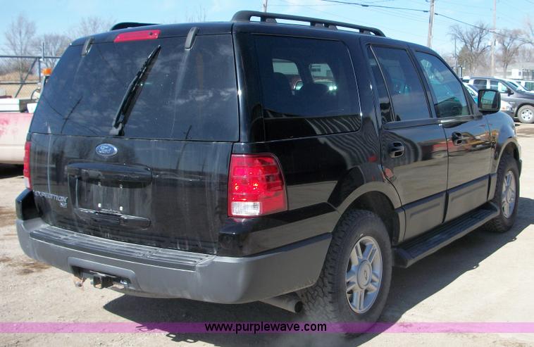 image for item 9500 2005 Ford Expedition XLT SUV