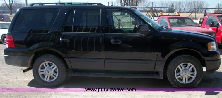 image for item 9500 2005 Ford Expedition XLT SUV