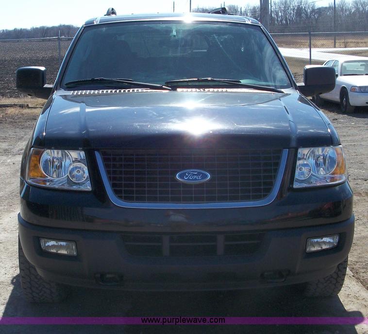 image for item 9500 2005 Ford Expedition XLT SUV