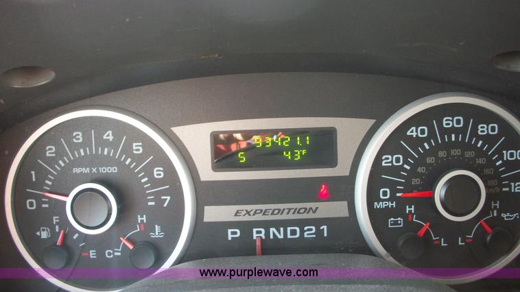 image for item 9500 2005 Ford Expedition XLT SUV