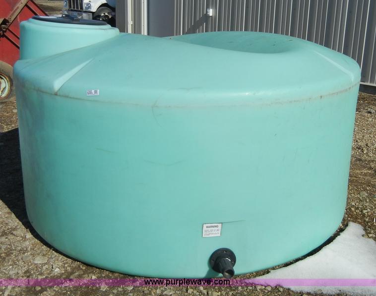 1,000 gallon vertical liquid fertilizer tank in Paxico, KS Item 2183