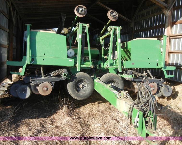 image for item 2217 1997 Great Plains 3S-3000 planter