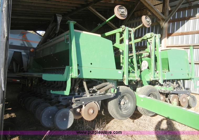 image for item 2217 1997 Great Plains 3S-3000 planter