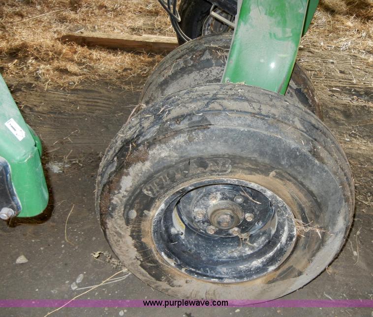 image for item 2217 1997 Great Plains 3S-3000 planter