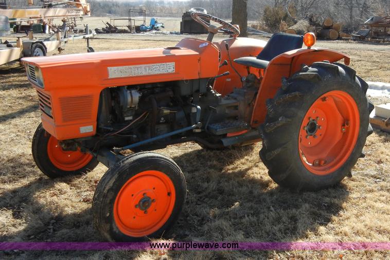 image for item 2280 Kubota L225 tractor