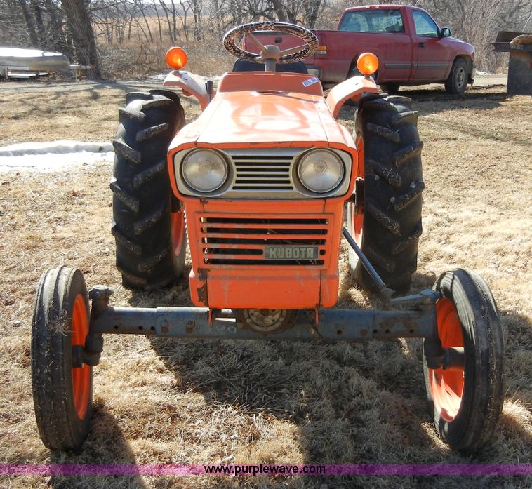 image for item 2280 Kubota L225 tractor