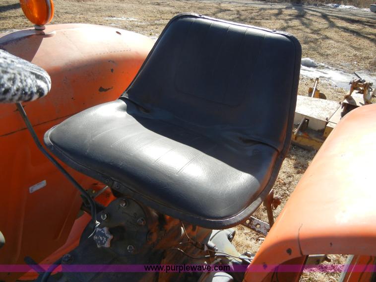 image for item 2280 Kubota L225 tractor