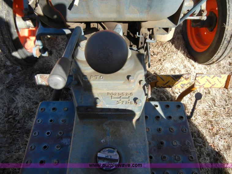 image for item 2280 Kubota L225 tractor