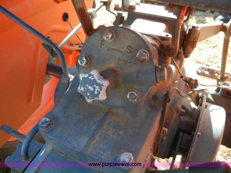 image for item 2280 Kubota L225 tractor